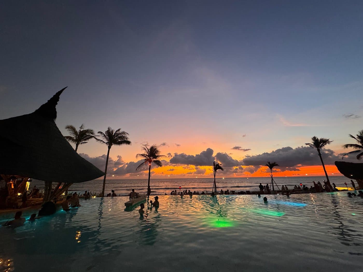 Mari Beach Club